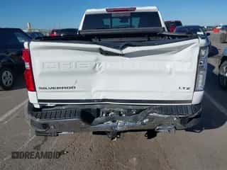 2024 Chevrolet Silverado 1500 LTZ z VIN 1GCUDGE86RZ284160, wystawiony jako IAAI lot #43499735 z przebiegiem 52 687 mil mil oraz . Historia ofert i sprzedaży dostępna na DreamBid. Obrazek 6.