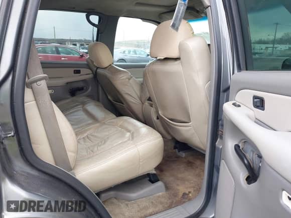 2000 Chevrolet Tahoe LS with VIN 1GNEK13T0YJ164874, listed as a IAAI auction lot 41893502 with 270,791 mi miles and . Bid and sale history available at DreamBid. Image 8.