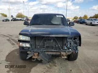 2003 Chevrolet Silverado SS z VIN 2GCEK19N931405237, wystawiony jako Copart lot #78083284 z przebiegiem 202 976 mil mil oraz Szkoda całkowita • Salvage title. Historia ofert i sprzedaży dostępna na DreamBid. Obrazek 5.