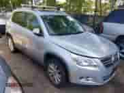 2009 Volkswagen Tiguan SE с VIN WVGBV75NX9W521370, выставлен на аукционе IAAI как лот 42569953 с пробегом 98 233 миль миль и . История ставок и продаж доступна на DreamBid. Изображение 6.