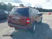 2010 Ford Explorer XLT z VIN 1FMEU7DE8AUA71610, wystawiony jako IAAI lot #42996416 z przebiegiem 166 691 mil mil oraz . Historia ofert i sprzedaży dostępna na DreamBid. Obrazek 4.