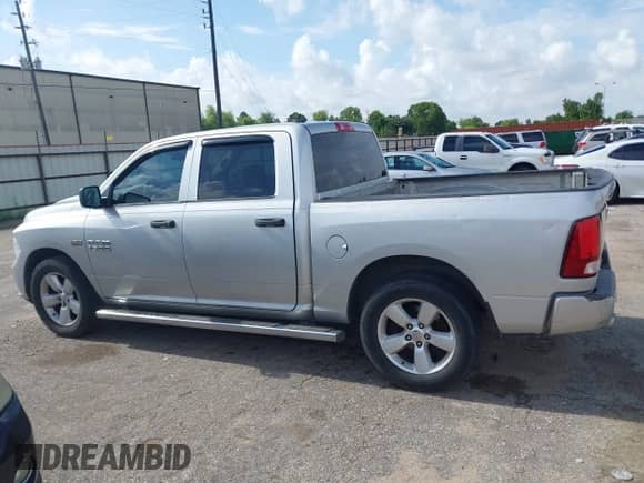 2014 Ram 1500 Express z VIN 1C6RR6KTXES134573, wystawiony jako IAAI lot #42655298 z przebiegiem 232 171 mil mil oraz . Historia ofert i sprzedaży dostępna na DreamBid. Obrazek 14.