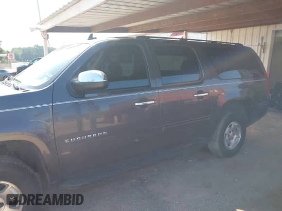 2010 Chevrolet Suburban LS с VIN 1GNUCHE05AR204166, выставлен на аукционе IAAI как лот 42615057 с пробегом 256 712 миль миль и . История ставок и продаж доступна на DreamBid. Изображение 6.