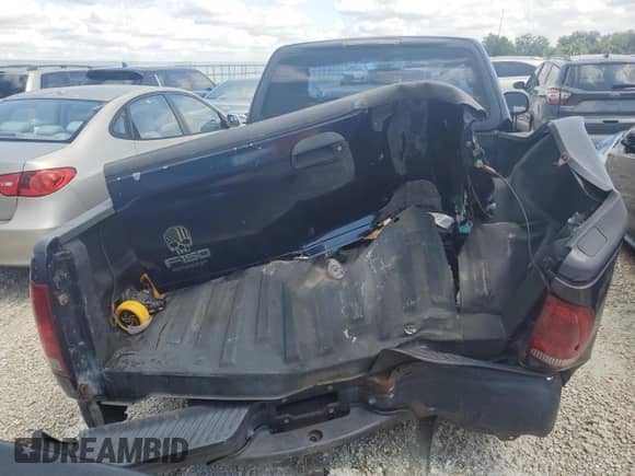 2003 Ford F-150 XL с VIN 2FTRF17W63CA52784, выставлен на аукционе Copart как лот 56372555 с пробегом Не указан миль и Списание • Salvage title. История ставок и продаж доступна на DreamBid. Изображение 6.