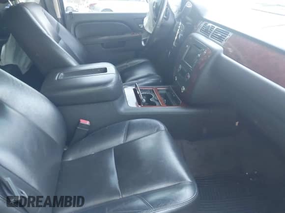 2010 Chevrolet Tahoe LTZ with VIN 1GNUCCE00AR290215, listed as a IAAI auction lot 42618868 with 180,652 mi miles and . Bid and sale history available at DreamBid. Image 5.