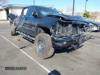 2018 Chevrolet Silverado 1500 LTZ z VIN 3GCUKSEC1JG560567, wystawiony jako IAAI lot #41664625 z przebiegiem Nie podano mil oraz . Historia ofert i sprzedaży dostępna na DreamBid. Obrazek 1.