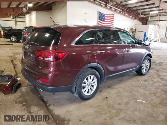 2020 Kia Sorento LX z VIN 5XYPGDA32LG641126, wystawiony jako Copart lot #67707295 z przebiegiem 33 799 mil mil oraz Nie do naprawy • Non repairable. Historia ofert i sprzedaży dostępna na DreamBid. Obrazek 3.