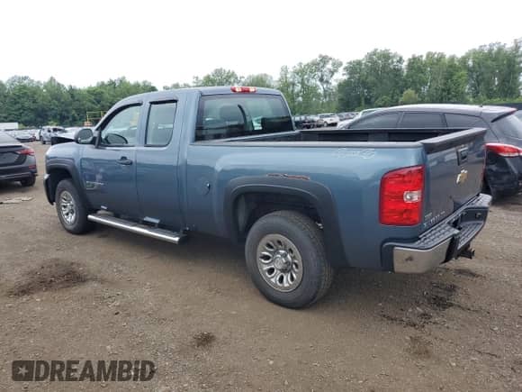 2011 Chevrolet Silverado 1500 Work Truck z VIN 1GCRKPE38BZ431259, wystawiony jako Copart lot #62753985 z przebiegiem 122 998 mil mil oraz Szkoda całkowita • Salvage title. Historia ofert i sprzedaży dostępna na DreamBid. Obrazek 2.