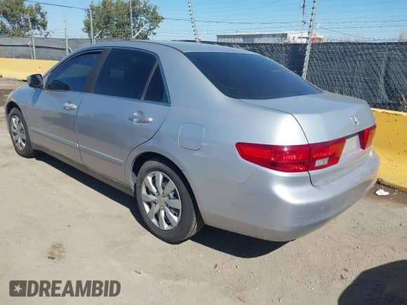 2005 Honda Accord LX с VIN 1HGCM663X5A003108, выставлен на аукционе IAAI как лот 43402272 с пробегом 237 668 миль миль и . История ставок и продаж доступна на DreamBid. Изображение 3.