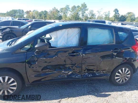 2015 Nissan Note S Plus with VIN 3N1CE2CP3FL405769, listed as a IAAI auction lot 43474510 with 179,658 mi miles and . Bid and sale history available at DreamBid. Image 6.