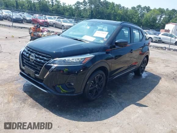 2022 Nissan Kicks SR z VIN 3N1CP5DVXNL516696, wystawiony jako IAAI lot #42675663 z przebiegiem 23 488 mil mil oraz . Historia ofert i sprzedaży dostępna na DreamBid. Obrazek 17.
