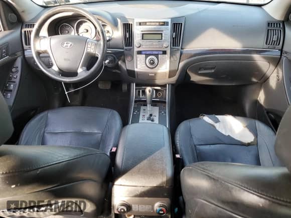 2010 Hyundai Veracruz Limited с VIN KM8NUDCC3AU128388, выставлен на аукционе Copart как лот 84462985 с пробегом 140 426 миль миль и Чистый • Clean title. История ставок и продаж доступна на DreamBid. Изображение 8.