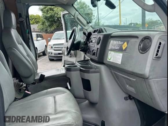 2013 Ford Econoline Cargo с VIN 1FDXE4FL3DDA35084, выставлен на аукционе Copart как лот 66232985 с пробегом 104 513 миль миль и Чистый • Clean title. История ставок и продаж доступна на DreamBid. Изображение 5.
