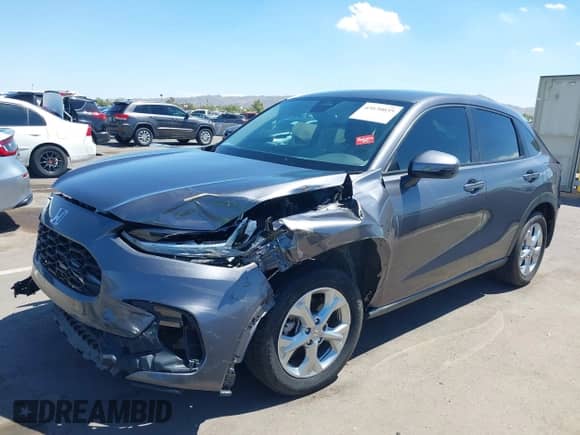 2023 Honda HR-V LX z VIN 3CZRZ1H3XPM708243, wystawiony jako IAAI lot #43120035 z przebiegiem 35 331 mil mil oraz . Historia ofert i sprzedaży dostępna na DreamBid. Obrazek 18.