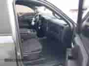 2020 Chevrolet Silverado 1500 Custom z VIN 3GCPWBEF2LG302881, wystawiony jako IAAI lot #43100349 z przebiegiem 89 376 mil mil oraz . Historia ofert i sprzedaży dostępna na DreamBid. Obrazek 5.