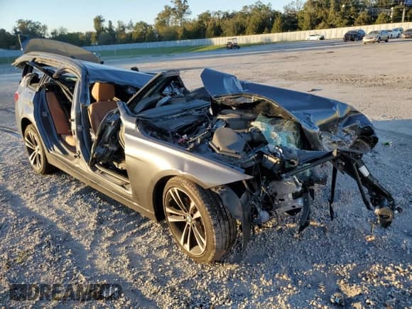 2018 BMW 3 Series 330i xDrive with VIN WBA8K3C52JA483876, listed as a Copart auction lot 81927144 with Not provided miles and Non repairable. Bid and sale history available at DreamBid. Image 4.