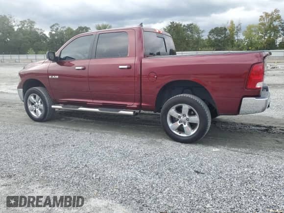 2018 Ram 1500 Big Horn z VIN 1C6RR6LG7JS245335, wystawiony jako Copart lot #84951235 z przebiegiem 134 573 mil mil oraz Szkoda całkowita • Salvage title. Historia ofert i sprzedaży dostępna na DreamBid. Obrazek 2.