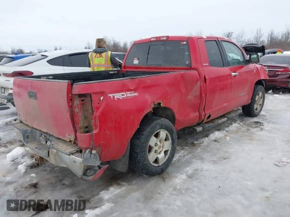 2008 Toyota Tundra Limited с VIN 5TBBV58108S516266, выставлен на аукционе IAAI как лот 41596649 с пробегом 324 609 миль миль и . История ставок и продаж доступна на DreamBid. Изображение 4.