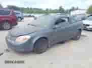2006 Chevrolet Cobalt LS z VIN 1G1AK15F967621697, wystawiony jako IAAI lot #43236846 z przebiegiem 103 796 mil mil oraz . Historia ofert i sprzedaży dostępna na DreamBid. Obrazek 2.