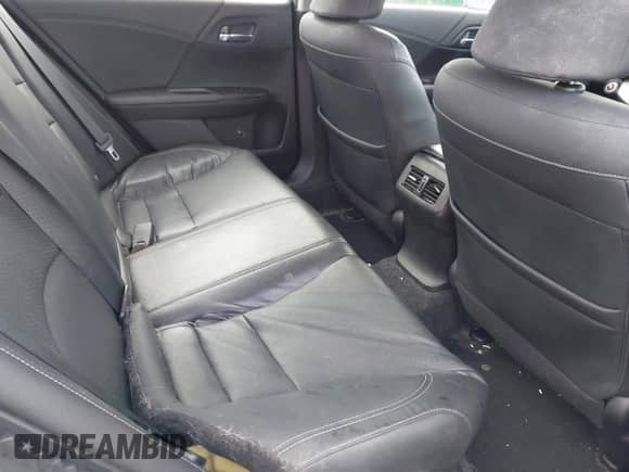 2015 Honda Accord Touring z VIN 1HGCR6F72FA000399, wystawiony jako IAAI lot #43094002 z przebiegiem 46 973 mil mil oraz . Historia ofert i sprzedaży dostępna na DreamBid. Obrazek 8.