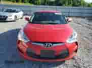 2013 Hyundai Veloster w/Black Int z VIN KMHTC6AD2DU126699, wystawiony jako Copart lot #57329805 z przebiegiem 85 303 mil mil oraz Szkoda całkowita • Salvage title. Historia ofert i sprzedaży dostępna na DreamBid. Obrazek 5.