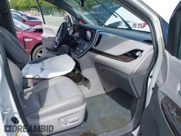 2015 Toyota Sienna Limited with VIN 5TDDK3DC9FS119513, listed as a IAAI auction lot 42290386 with 210,948 mi miles and . Bid and sale history available at DreamBid. Image 5.