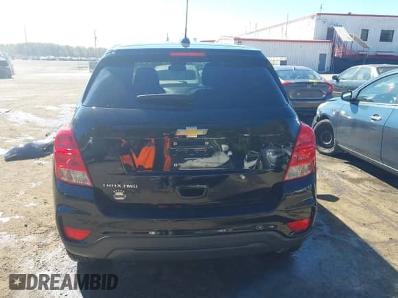 2020 Chevrolet Trax LS with VIN 3GNCJNSB0LL297078, listed as a IAAI auction lot 43456688 with 38,612 mi miles and . Bid and sale history available at DreamBid. Image 17.