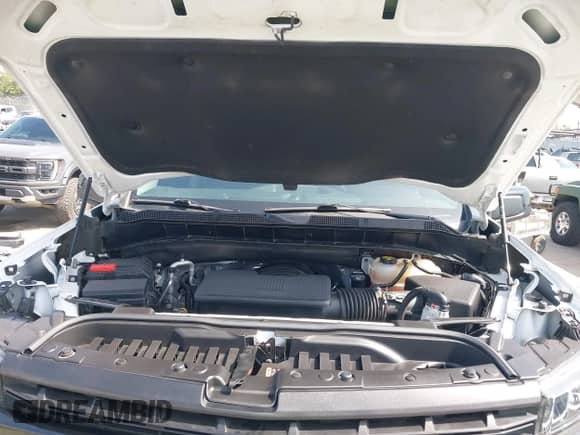 2022 Chevrolet Silverado 1500 LT z VIN 3GCUYDED2NG133388, wystawiony jako IAAI lot #42462081 z przebiegiem 38 949 mil mil oraz . Historia ofert i sprzedaży dostępna na DreamBid. Obrazek 10.
