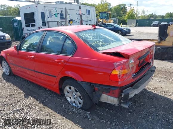 2004 BMW 3 Series 325xi with VIN WBAEU33474PR13634, listed as a IAAI auction lot 43230026 with Not provided miles and . Bid and sale history available at DreamBid. Image 3.
