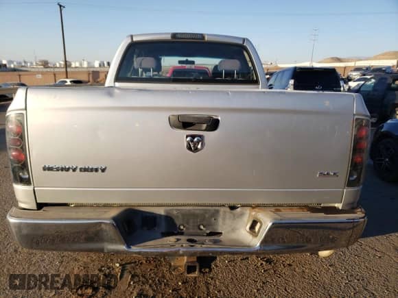 2003 Dodge 1500 ST z VIN 1D7HA18Z73S169598, wystawiony jako Copart lot #45079454 z przebiegiem 198 120 mil mil oraz Czysty tytuł • Clean title. Historia ofert i sprzedaży dostępna na DreamBid. Obrazek 6.