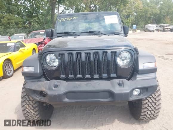 2021 Jeep Wrangler Unlimited 80th Anniversary with VIN 1C4HJXDG6MW662281, listed as a IAAI auction lot 43194178 with 52,603 mi miles and . Bid and sale history available at DreamBid. Image 13.