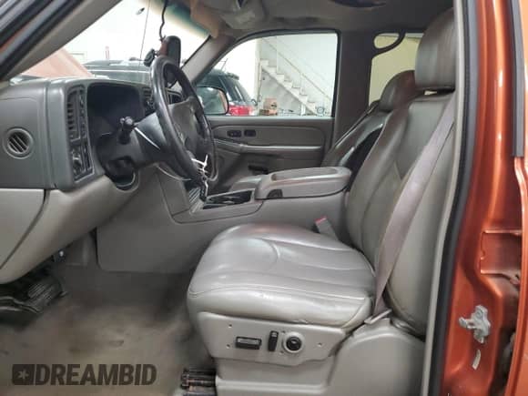 2005 Chevrolet Avalanche LS with VIN 3GNEK12T35G225603, listed as a Copart auction lot 84571165 with 188,519 mi miles and Clean title. Bid and sale history available at DreamBid. Image 7.