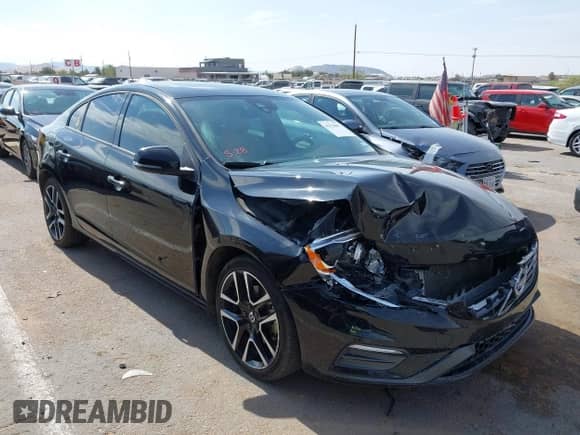 2017 Volvo S60 Dynamic с VIN YV126MFL3H2436352, выставлен на аукционе IAAI как лот 42374807 с пробегом 126 035 миль миль и . История ставок и продаж доступна на DreamBid. Изображение 1.