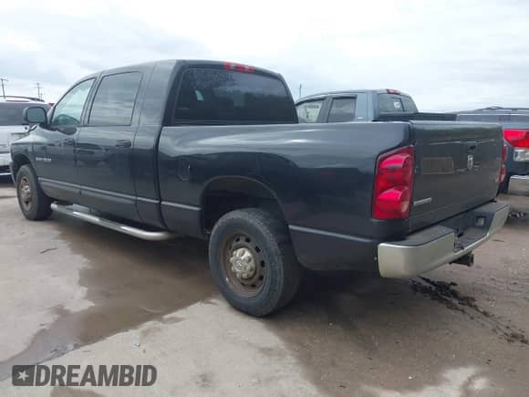 2007 Dodge 1500 SLT z VIN 3D7KR19D77G842727, wystawiony jako IAAI lot #41909108 z przebiegiem 202 619 mil mil oraz . Historia ofert i sprzedaży dostępna na DreamBid. Obrazek 3.