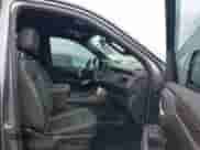 2022 Chevrolet Tahoe LT z VIN 1GNSCNKD8NR282251, wystawiony jako IAAI lot #42129473 z przebiegiem 48 477 mil mil oraz . Historia ofert i sprzedaży dostępna na DreamBid. Obrazek 5.