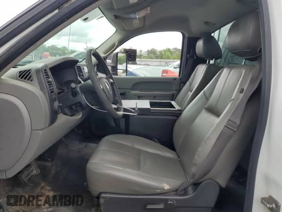 2013 Chevrolet Silverado 1500 Work Truck z VIN 1GCNCPEX2DZ151886, wystawiony jako Copart lot #58527265 z przebiegiem Nie podano mil oraz Czysty tytuł • Clean title. Historia ofert i sprzedaży dostępna na DreamBid. Obrazek 7.