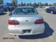 2005 Chevrolet Malibu Classic z VIN 1G1ND52F15M216618, wystawiony jako IAAI lot #43475248 z przebiegiem 98 129 mil mil oraz . Historia ofert i sprzedaży dostępna na DreamBid. Obrazek 16.