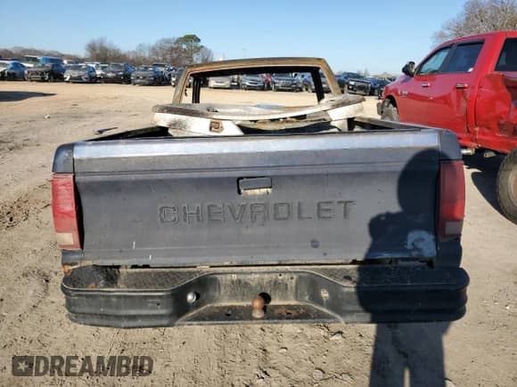 1988 Chevrolet S-10 с VIN 1GCBS14E1J2131586, выставлен на аукционе Copart как лот 46256855 с пробегом Не указан миль и Чистый • Clean title. История ставок и продаж доступна на DreamBid. Изображение 10.