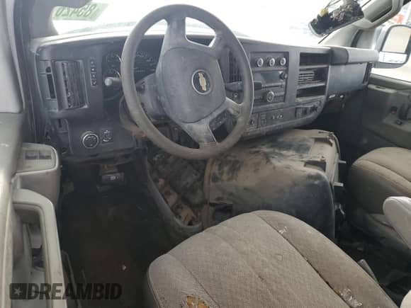 2017 Chevrolet Express Passenger LT z VIN 1GAZGPFG7H1123602, wystawiony jako Copart lot #85426194 z przebiegiem Nie podano mil oraz Czysty tytuł • Clean title. Historia ofert i sprzedaży dostępna na DreamBid. Obrazek 8.