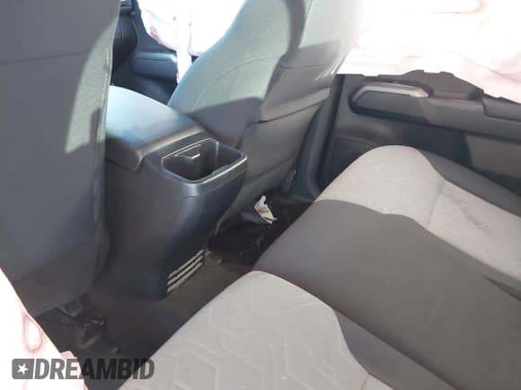 2022 Toyota Tacoma TRD Off Road with VIN 3TYCZ5AN5NT091043, listed as a IAAI auction lot 43286414 with 30,864 mi miles and . Bid and sale history available at DreamBid. Image 8.