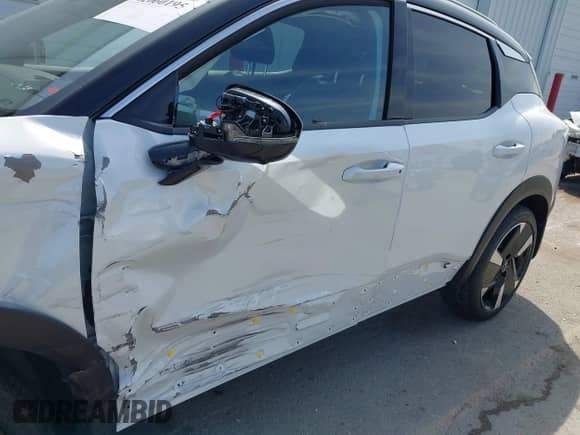 2025 Nissan Kicks SR with VIN 3N8AP6DD8SL378383, listed as a IAAI auction lot 42060195 with 1,118 mi miles and . Bid and sale history available at DreamBid. Image 6.