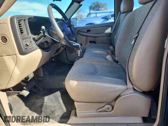 2005 Chevrolet Silverado 1500 Work Truck z VIN 1GCEC19X15Z274555, wystawiony jako Copart lot #81807615 z przebiegiem 88 801 mil mil oraz Szkoda całkowita • Salvage title. Historia ofert i sprzedaży dostępna na DreamBid. Obrazek 7.