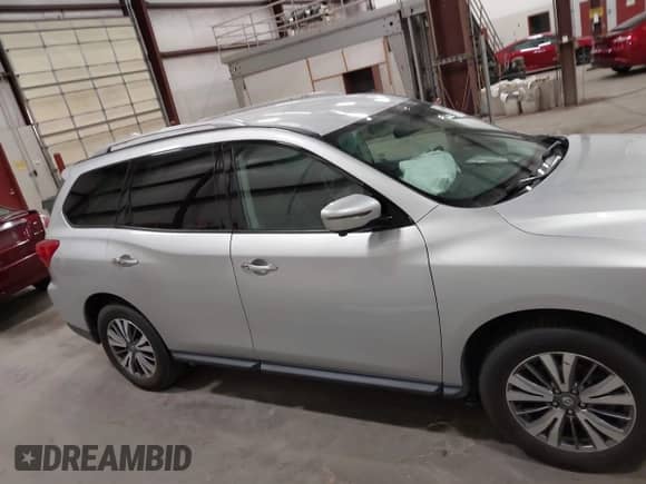 2020 Nissan Pathfinder SL with VIN 5N1DR2CM8LC606582, listed as a IAAI auction lot 42678983 with 108,284 mi miles and . Bid and sale history available at DreamBid. Image 13.