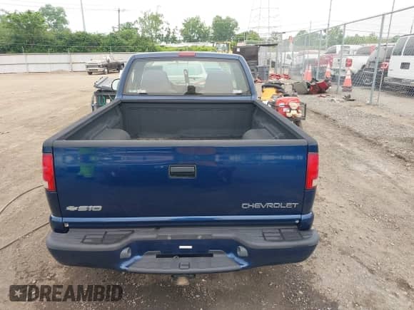 2003 Chevrolet S-10 with VIN 1GCCS14H338137971, listed as a IAAI auction lot 42434737 with 209,188 mi miles and . Bid and sale history available at DreamBid. Image 16.