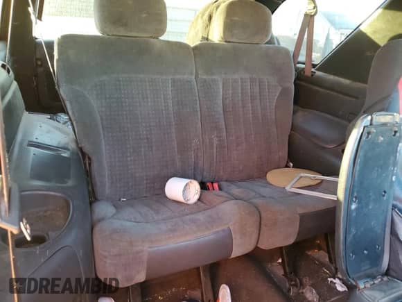 2000 Chevrolet Blazer LS с VIN 1GNCS18W9YK197621, выставлен на аукционе Copart как лот 81809994 с пробегом 339 155 миль миль и Списание • Salvage title. История ставок и продаж доступна на DreamBid. Изображение 10.