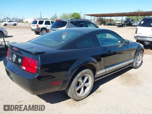 2008 Ford Mustang Deluxe with VIN 1ZVHT80N485101770, listed as a IAAI auction lot 43410711 with 179,905 mi miles and . Bid and sale history available at DreamBid. Image 4.