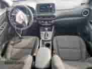 2022 Hyundai Kona SEL с VIN KM8K62AB3NU802797, выставлен на аукционе Copart как лот 83961955 с пробегом 30 563 миль миль и Списание • Salvage title. История ставок и продаж доступна на DreamBid. Изображение 8.