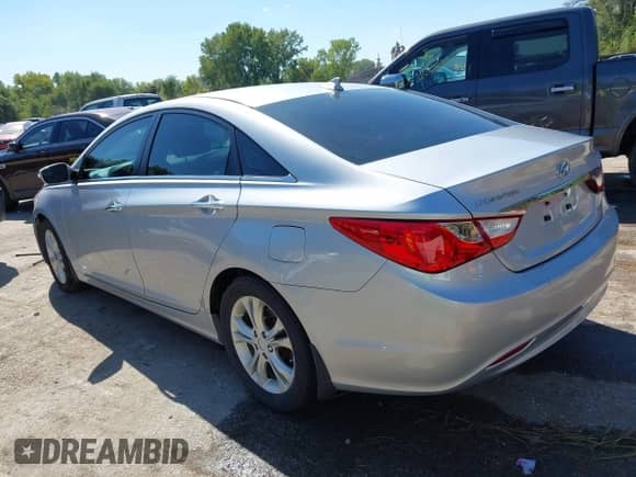2013 Hyundai Sonata SE with VIN 5NPEC4AC8DH616471, listed as a IAAI auction lot 43320229 with 167,331 mi miles and . Bid and sale history available at DreamBid. Image 3.