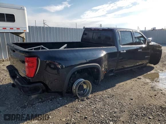 2021 Chevrolet Silverado 3500HD High Country with VIN 1GC4YVEY2MF136977, listed as a Copart auction lot 55680155 with 83,223 mi miles and Non repairable. Bid and sale history available at DreamBid. Image 3.