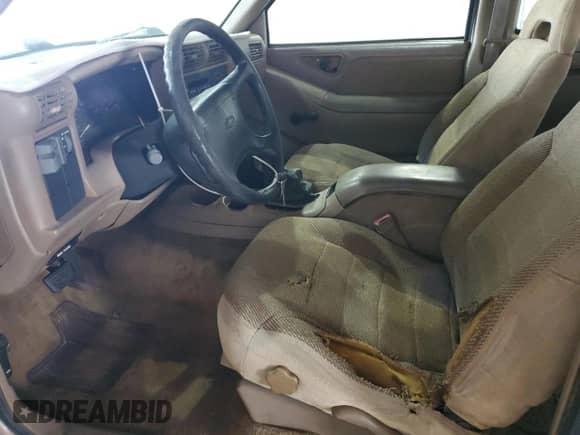 1997 Chevrolet S-10 LS с VIN 1GCCS19X7VK131709, выставлен на аукционе Copart как лот 55840305 с пробегом 2 314 277 миль миль и Списание • Salvage title. История ставок и продаж доступна на DreamBid. Изображение 7.